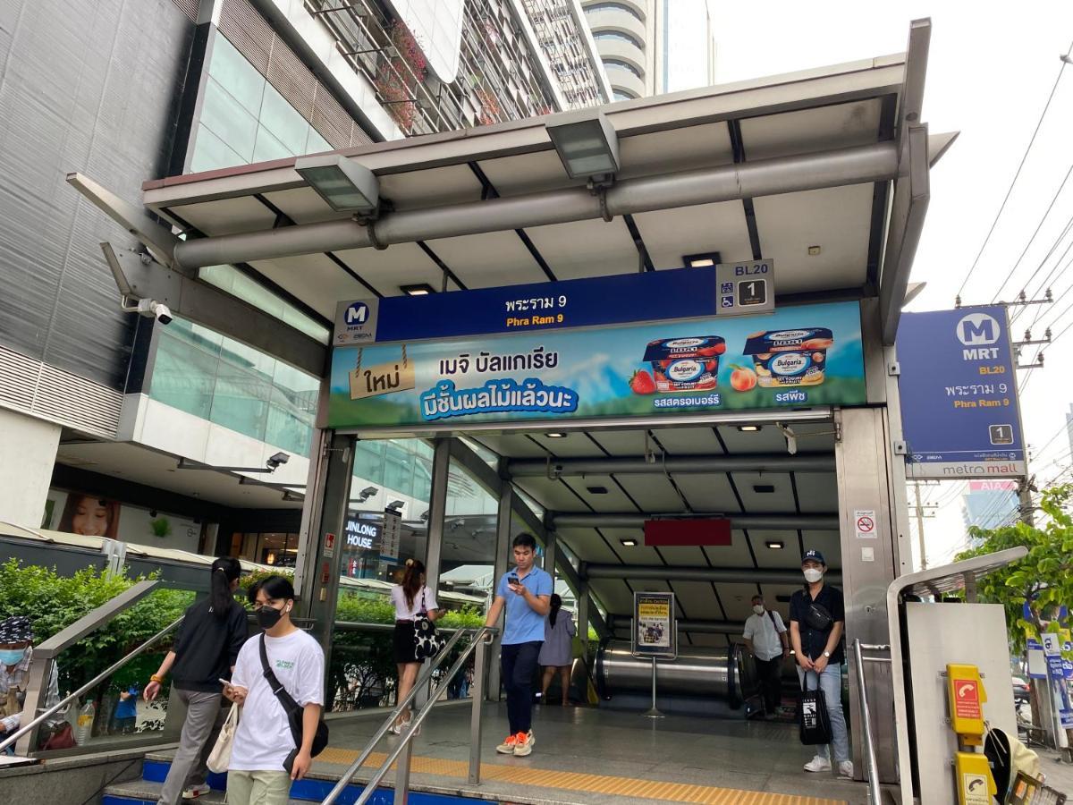 Sura Hostel Bangkok Near Mrt Phra Ram 9 Buitenkant foto