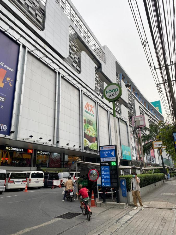 Sura Hostel Bangkok Near Mrt Phra Ram 9 Buitenkant foto