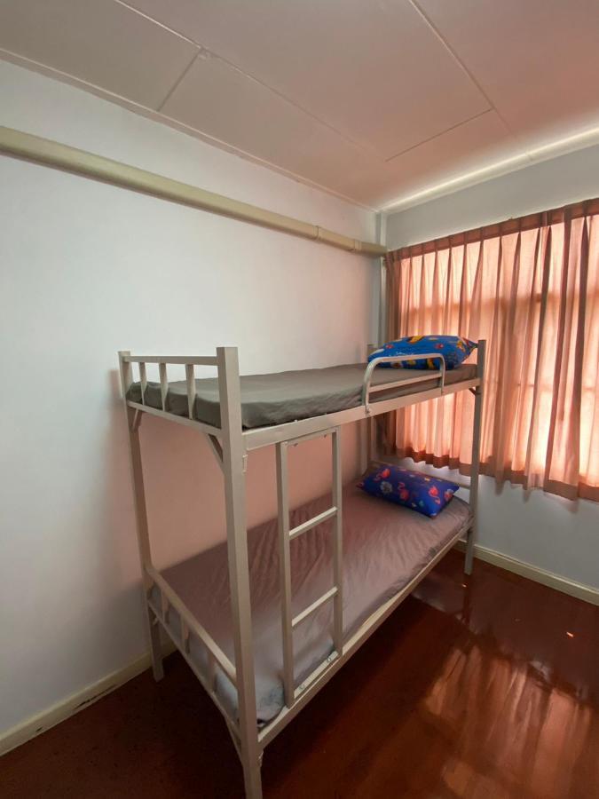 Sura Hostel Bangkok Near Mrt Phra Ram 9 Buitenkant foto
