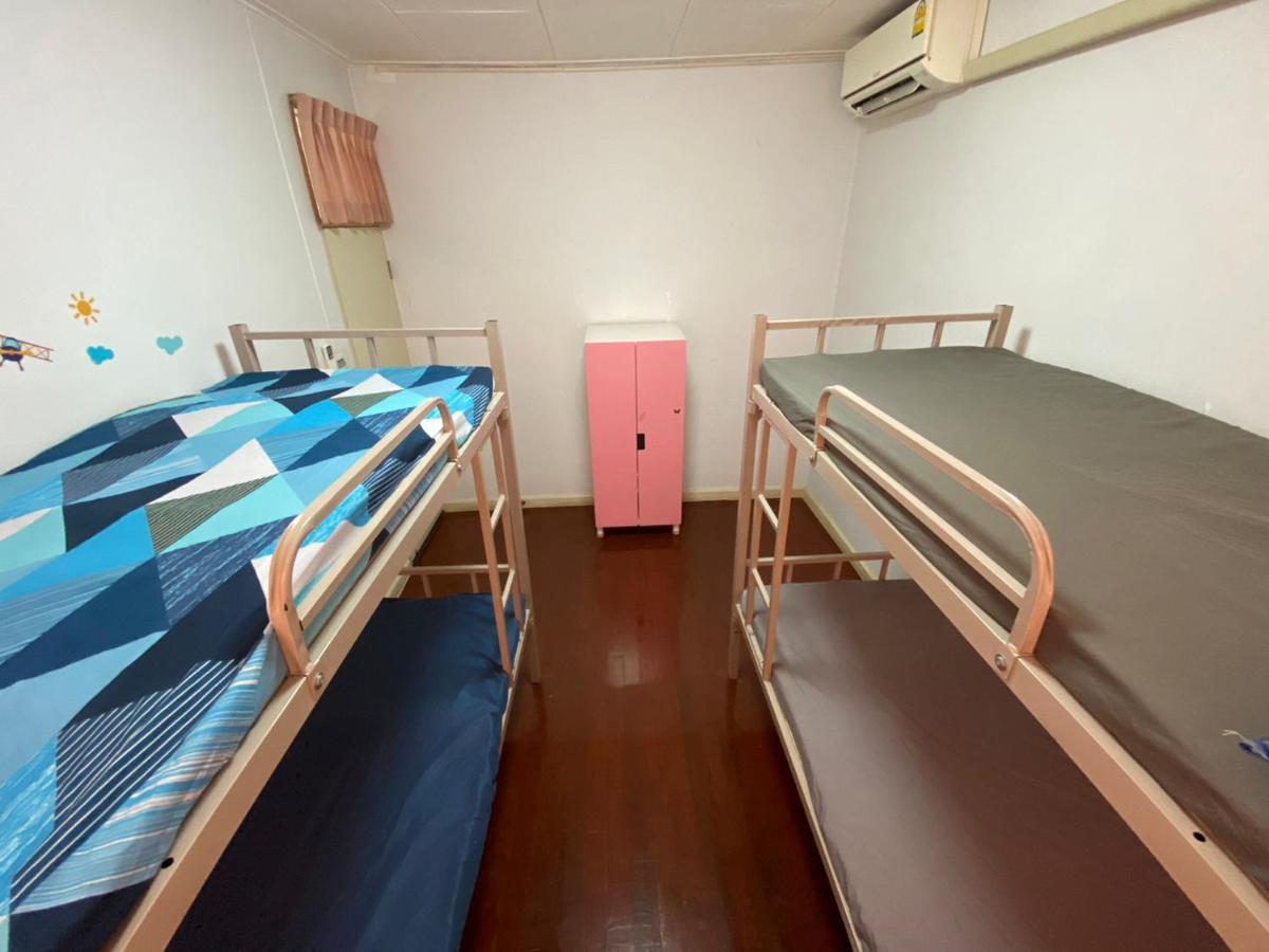 Sura Hostel Bangkok Near Mrt Phra Ram 9 Buitenkant foto