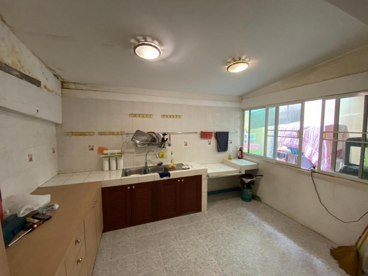 Sura Hostel Bangkok Near Mrt Phra Ram 9 Buitenkant foto
