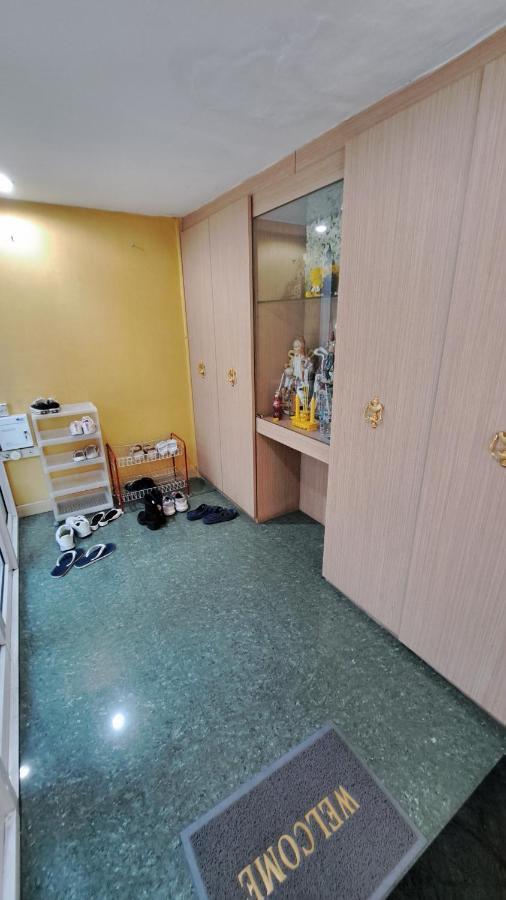 Sura Hostel Bangkok Near Mrt Phra Ram 9 Buitenkant foto