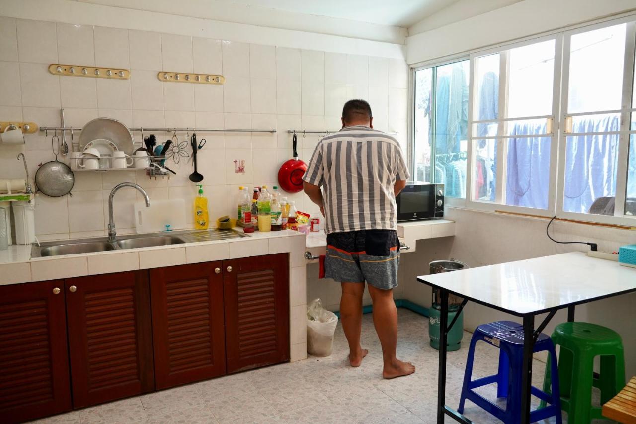 Sura Hostel Bangkok Near Mrt Phra Ram 9 Buitenkant foto