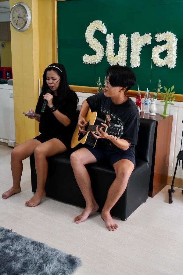 Sura Hostel Bangkok Near Mrt Phra Ram 9 Buitenkant foto