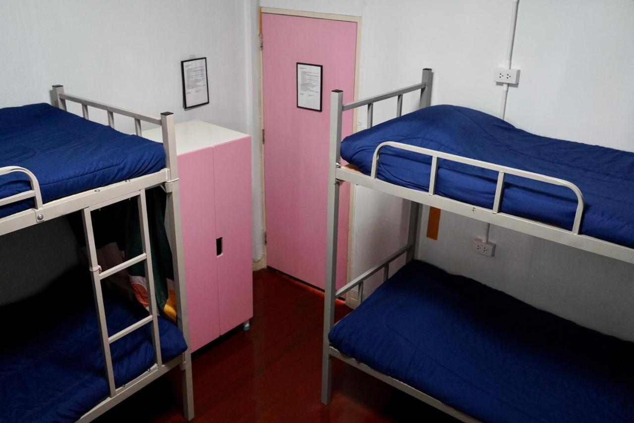 Sura Hostel Bangkok Near Mrt Phra Ram 9 Buitenkant foto