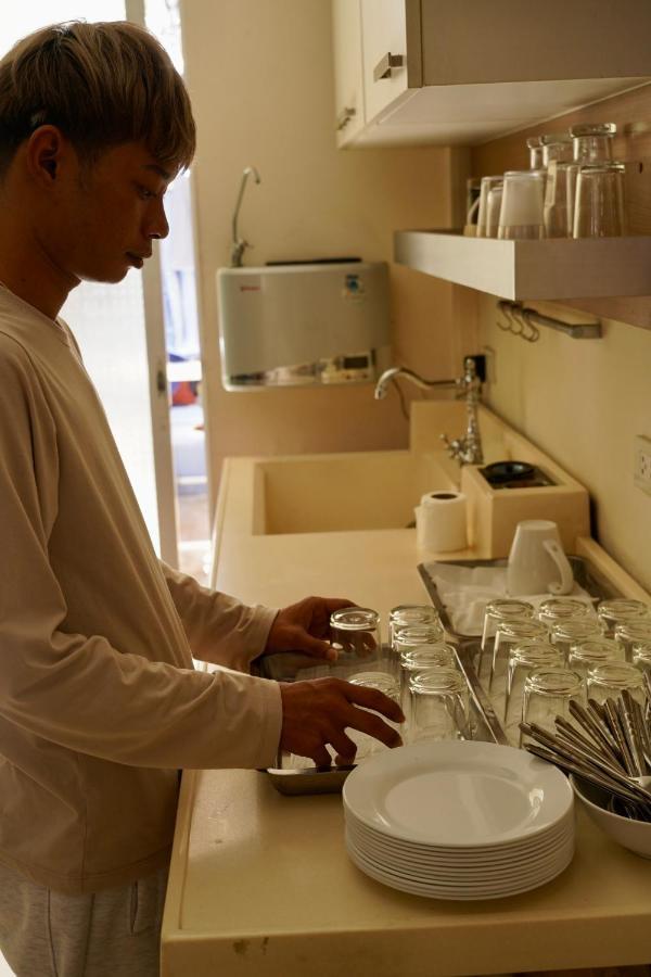 Sura Hostel Bangkok Near Mrt Phra Ram 9 Buitenkant foto